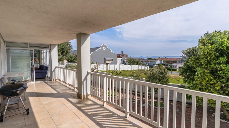 3 Bedroom Property for Sale in Perlemoenbaai Western Cape
